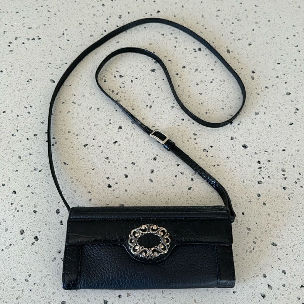 Brighton Small Black Pebbled Leather Croc Crossbody Wallet Detachable Strap GUC